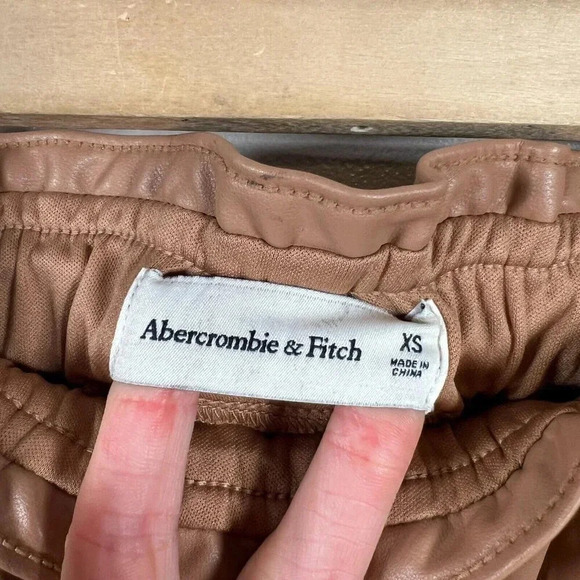Abercrombie Faux Leather High Rise Jogger Pants Size XS Camel Brown Pockets - Picture 4 of 11